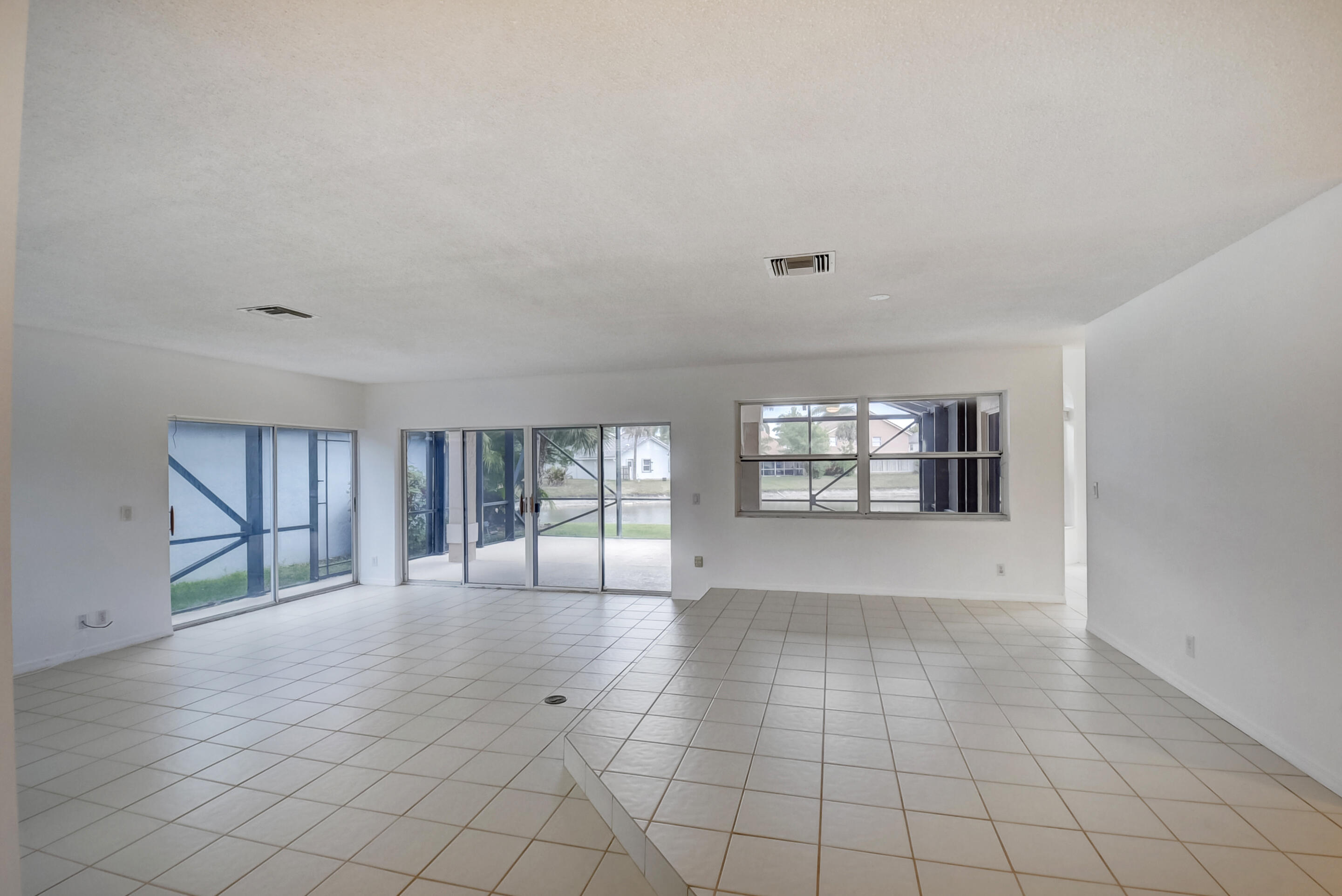 21280 Sawmill Court Boca Raton, FL 33498 - Photo 5 of 34 04_04_ebf_7337_38_39_40_41