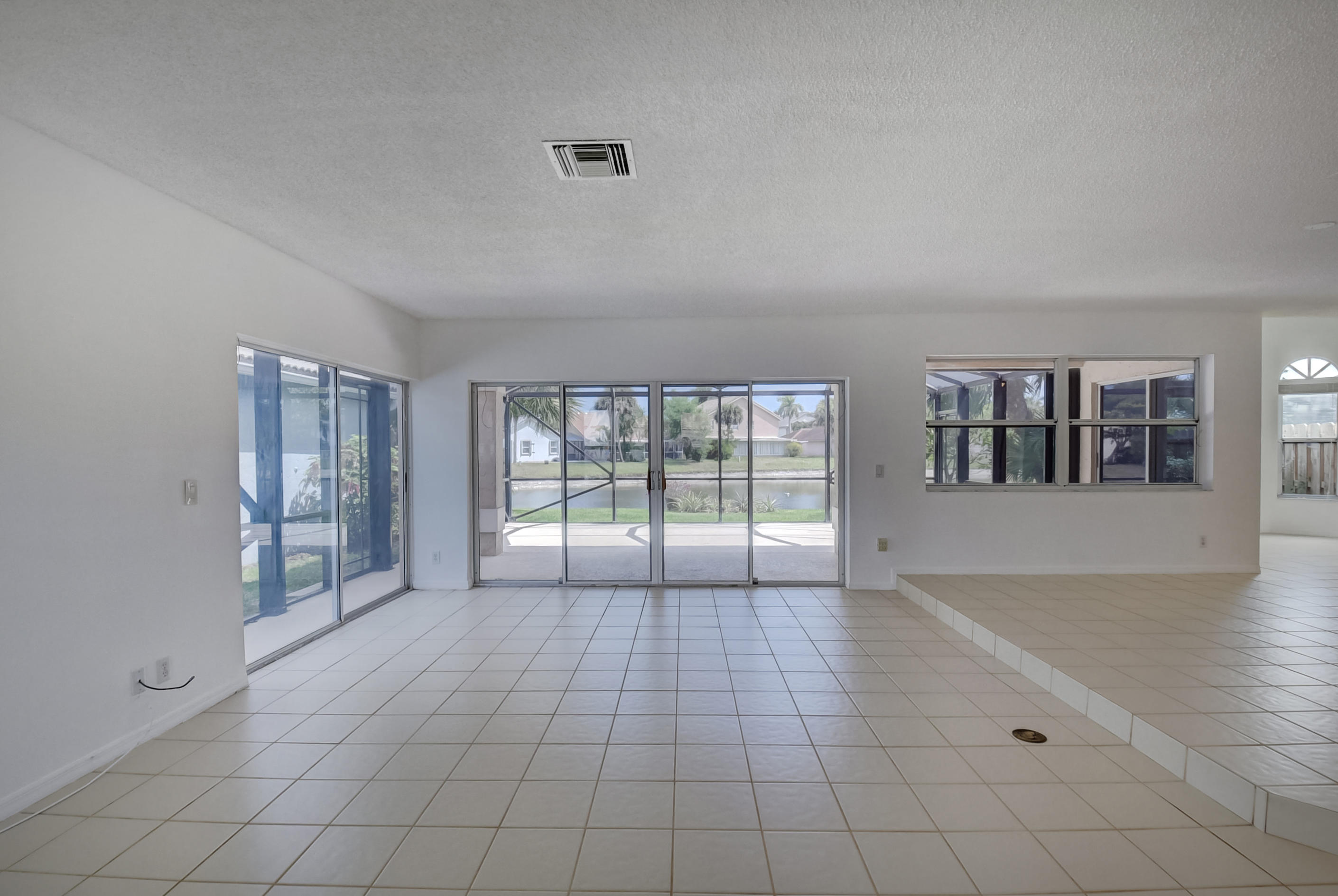 21280 Sawmill Court Boca Raton, FL 33498 - Photo 8 of 34 10_10_ebf_7367_68_69_70_71