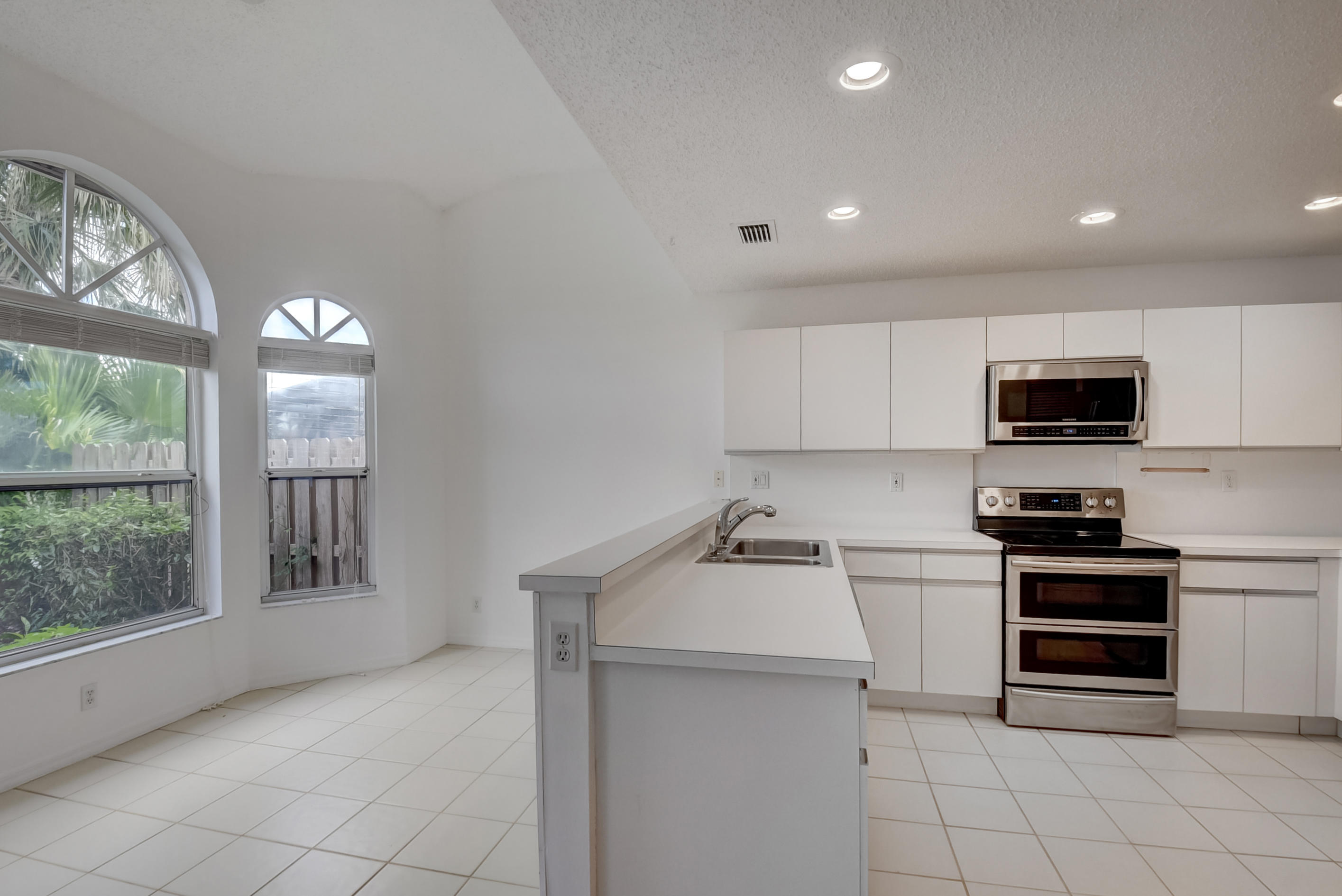 21280 Sawmill Court Boca Raton, FL 33498 - Photo 9 of 34 12_12_ebf_7377_78_79_80_81
