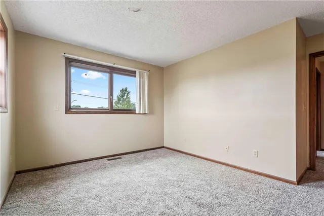 $165,000 | 1113 Jeff Circle, Paola, KS 66071