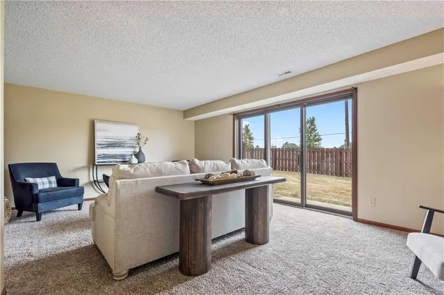 $165,000 | 1113 Jeff Circle, Paola, KS 66071