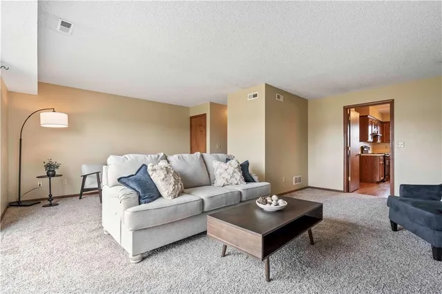 $165,000 | 1113 Jeff Circle, Paola, KS 66071