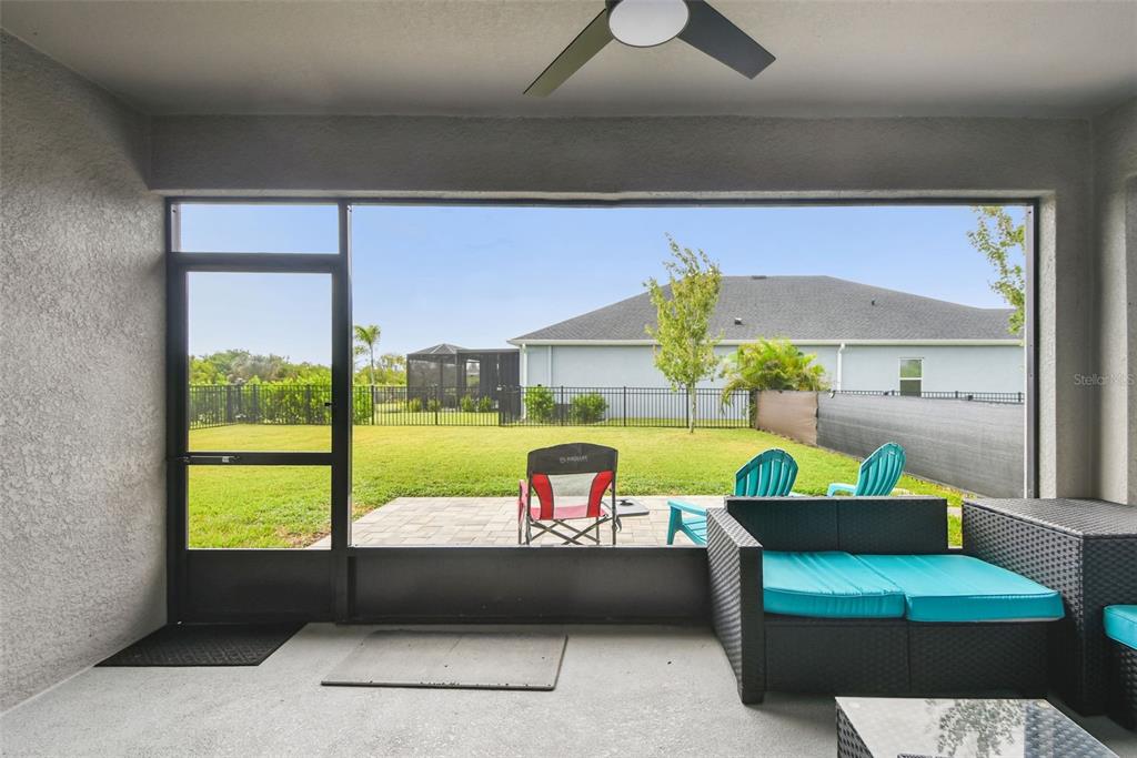 8207 Abalone Loop Palmetto, FL 34221 - Photo 8 of 37