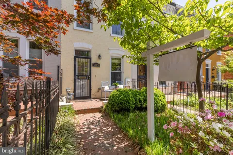 $698,000 | 909 8th Street Northeast, Washington, DC 20002