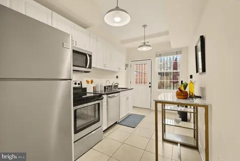 $725,000 | 909 8th Street Northeast, Washington, DC 20002
