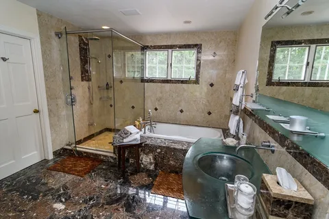 $2,095,000 | 40 Grand Hill Drive, Dover, MA 02030