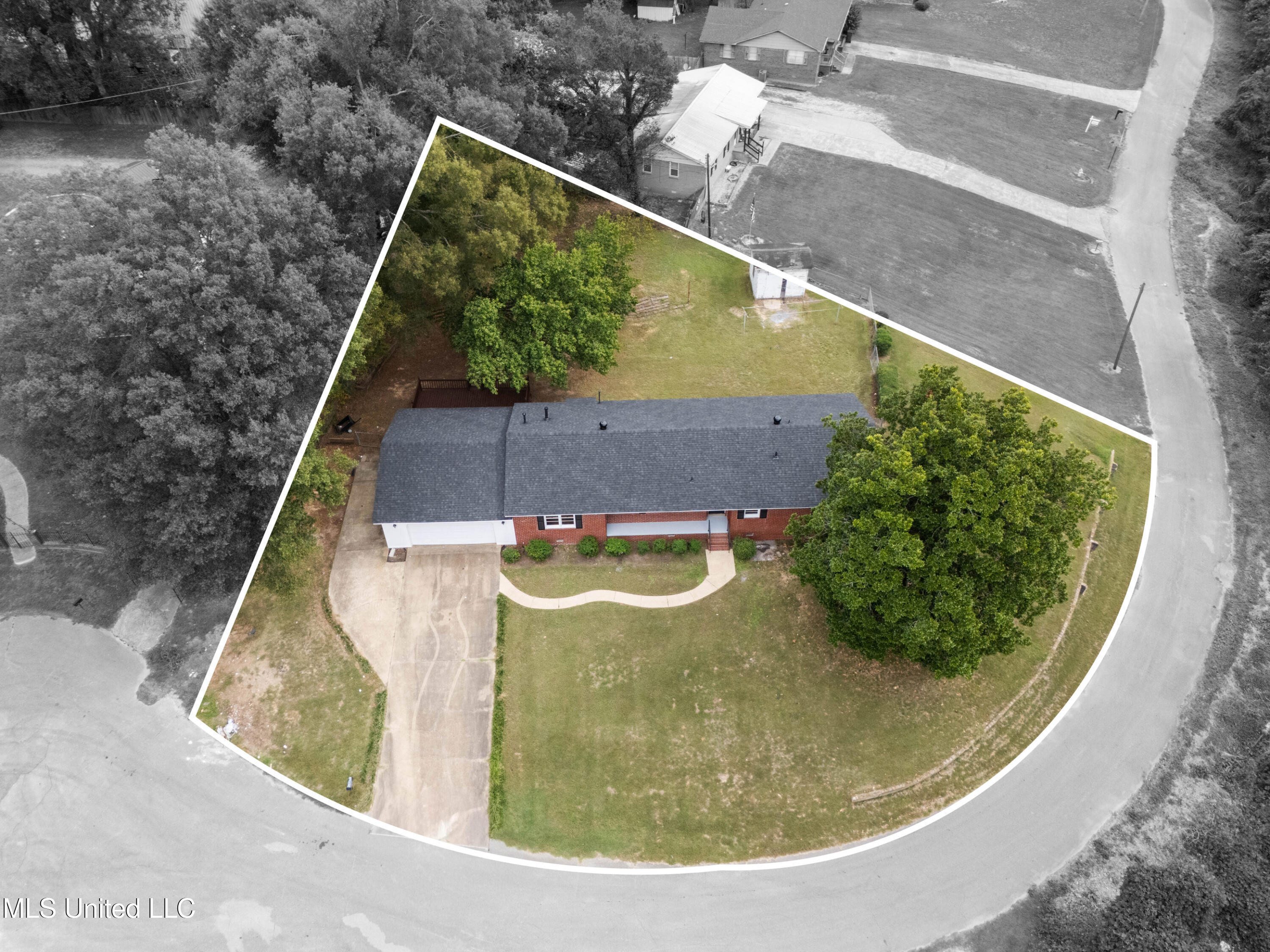 296 Johnson Park Holly Springs, MS 38635 - Photo 4 of 24 DJI_20251017113522_0454_D lot lines