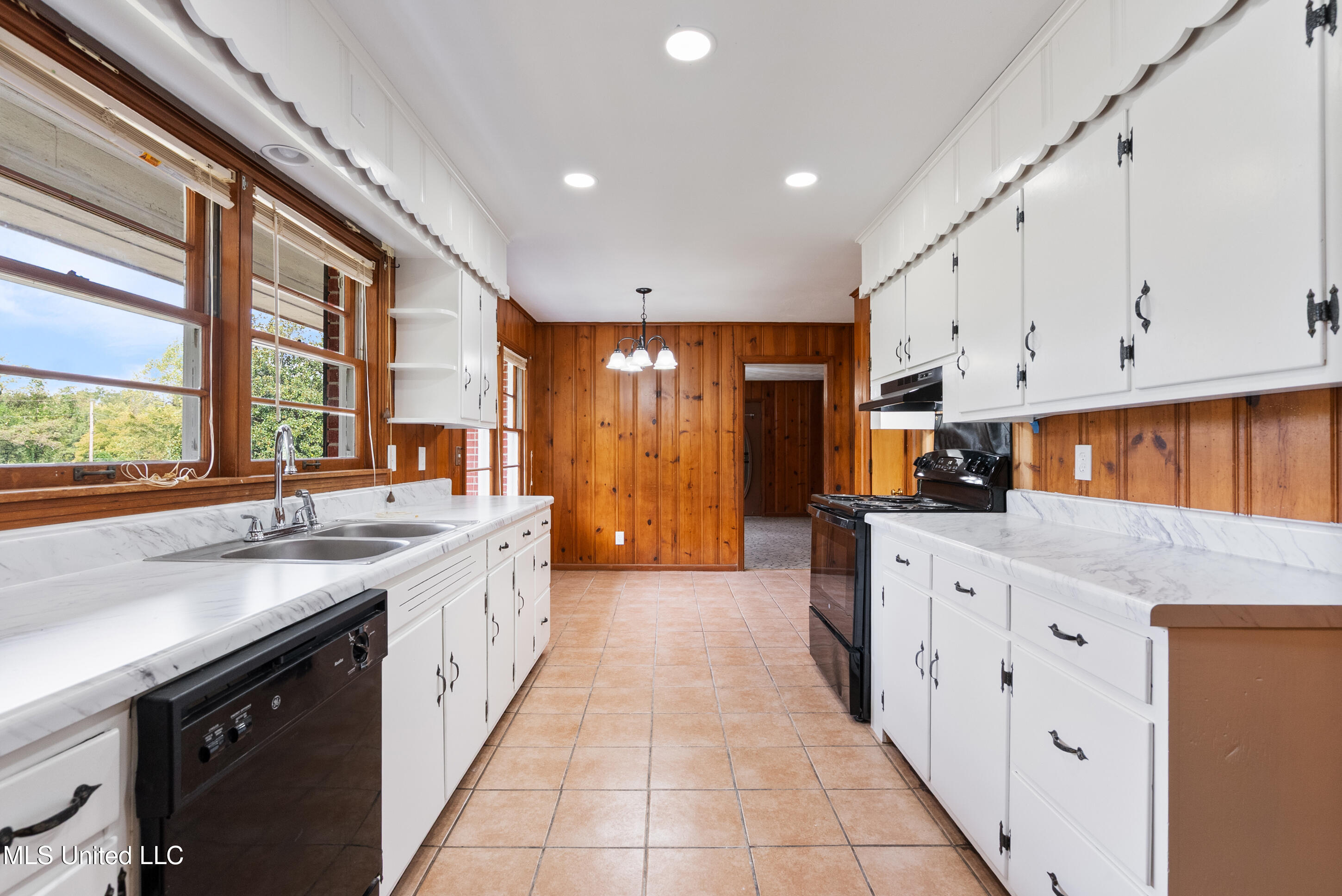 296 Johnson Park Holly Springs, MS 38635 - Photo 6 of 24 DSC08979