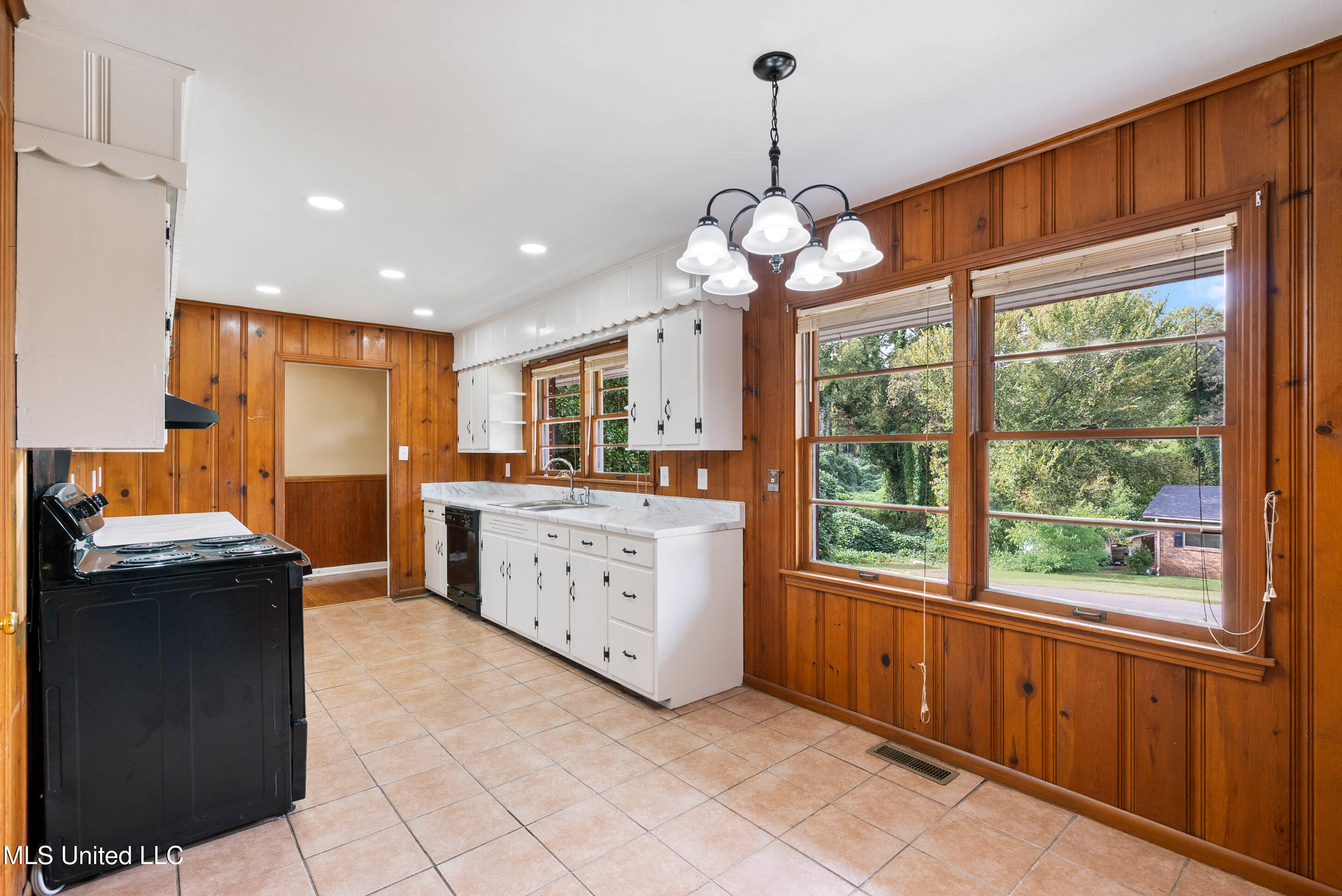 296 Johnson Park Holly Springs, MS 38635 - Photo 7 of 24 DSC08984