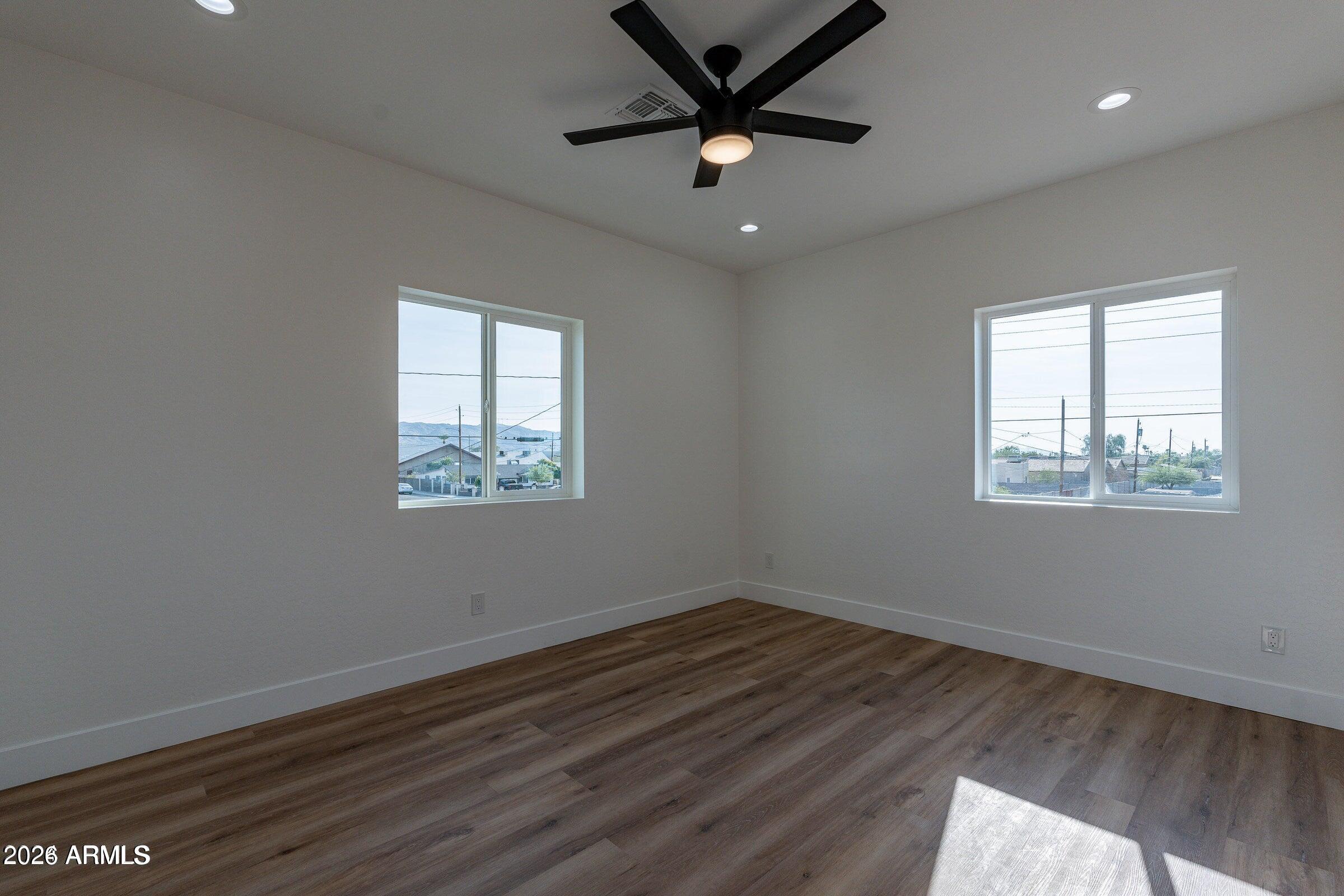 4815 South 28th Street, Unit 2 Phoenix, AZ 85040 - Photo 14 of 20 20240911221007884114000000-o