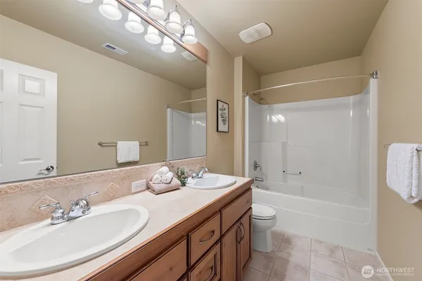 $1,888,666 | 14419 3rd Drive Southeast, Everett, WA 98208