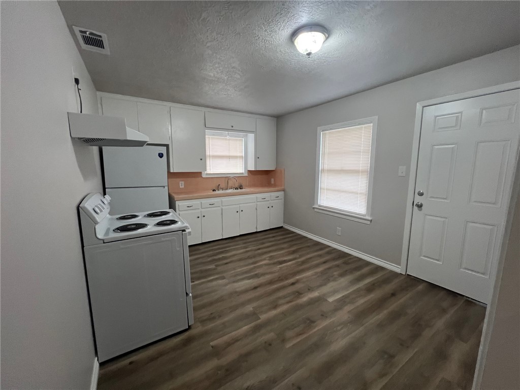 420 Gilbert Street Bryan, TX 77801 - Photo 4 of 7