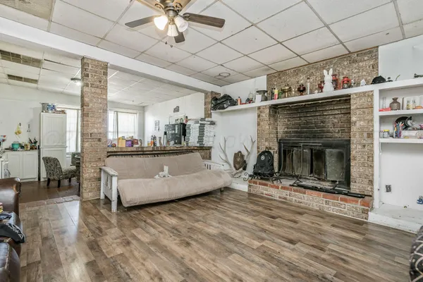 $289,000 | 986 Highway 287, Claude, TX 79019
