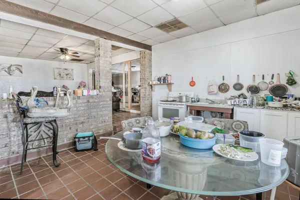 $289,000 | 986 Highway 287, Claude, TX 79019