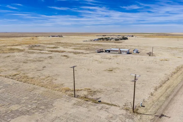 $289,000 | 986 Highway 287, Claude, TX 79019
