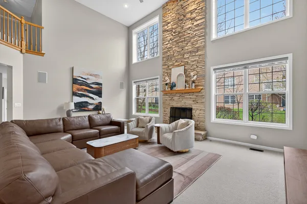 $950,000 | 484 Haleys Hill Court, Palatine, IL 60074