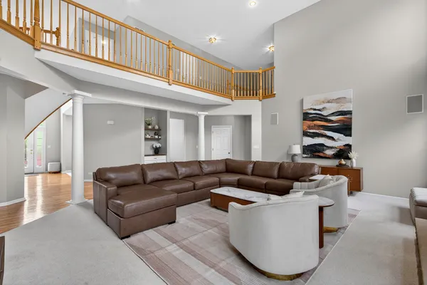 $950,000 | 484 Haleys Hill Court, Palatine, IL 60074