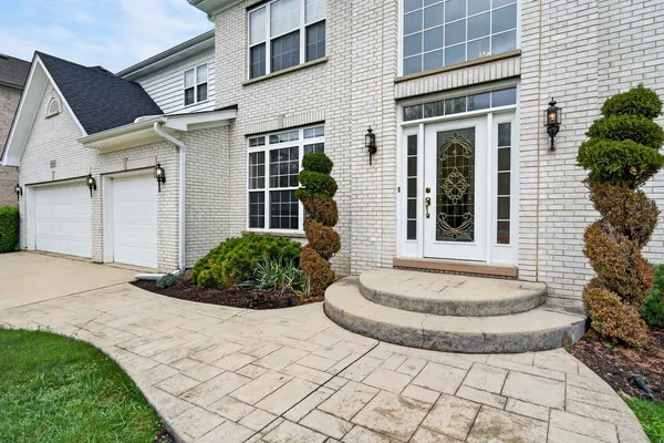 $950,000 | 484 Haleys Hill Court, Palatine, IL 60074