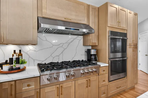 $950,000 | 484 Haleys Hill Court, Palatine, IL 60074
