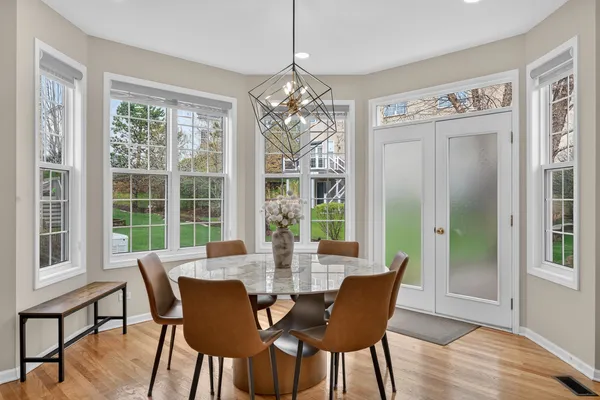 $950,000 | 484 Haleys Hill Court, Palatine, IL 60074