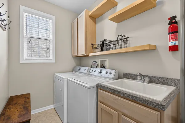 $950,000 | 484 Haleys Hill Court, Palatine, IL 60074