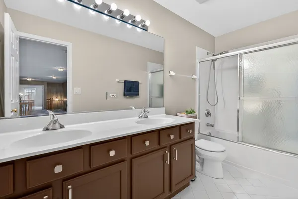 $950,000 | 484 Haleys Hill Court, Palatine, IL 60074