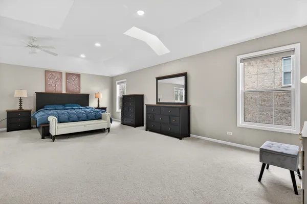 $950,000 | 484 Haleys Hill Court, Palatine, IL 60074