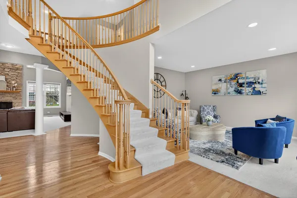 $950,000 | 484 Haleys Hill Court, Palatine, IL 60074
