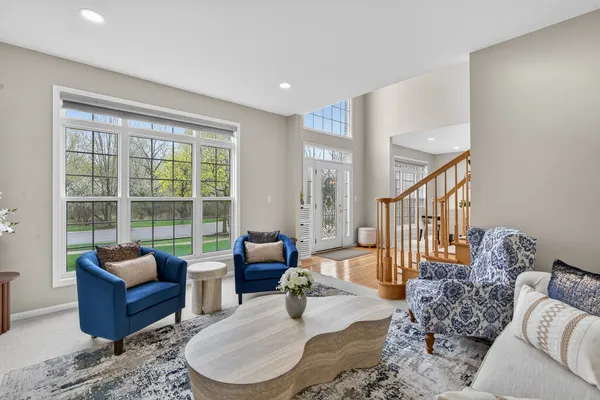 $950,000 | 484 Haleys Hill Court, Palatine, IL 60074