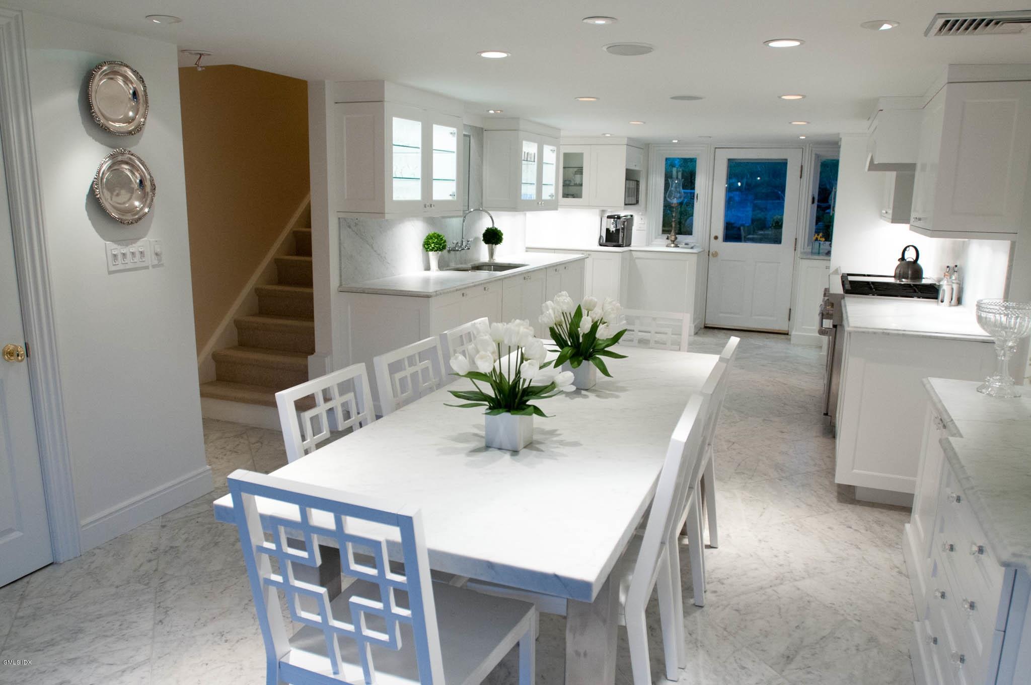 661 Steamboat Road, Unit B Greenwich, CT 06830 - Photo 14 of 61 Kitchen at Dusk
