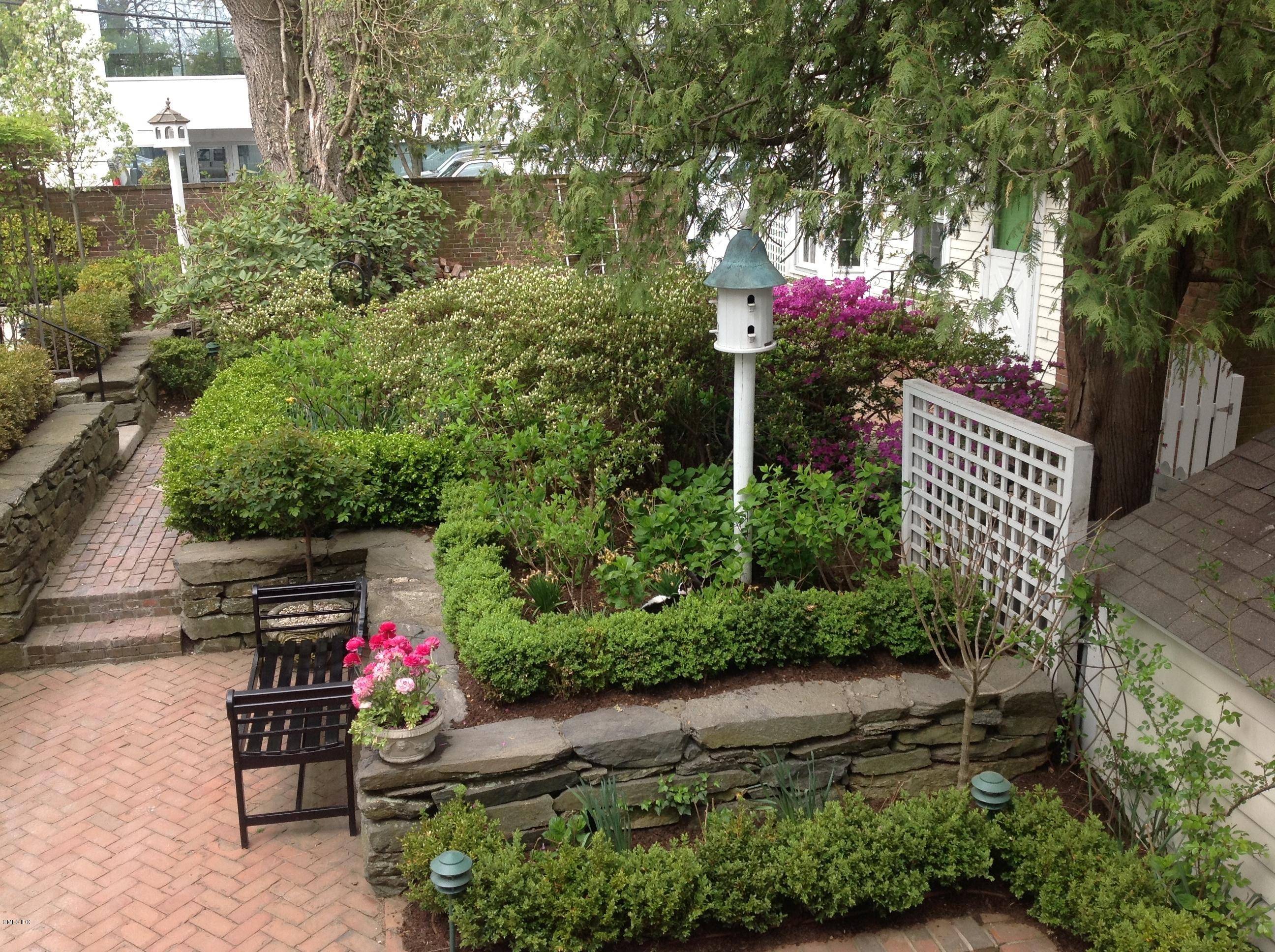 Front Garden 2