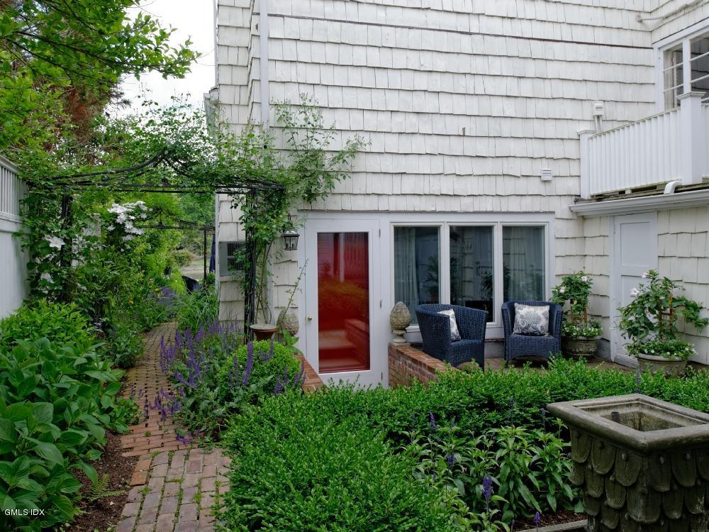 661 Steamboat Road, Unit B Greenwich, CT 06830 - Photo 57 of 61 661 Steamboat Rd 08 - WEB