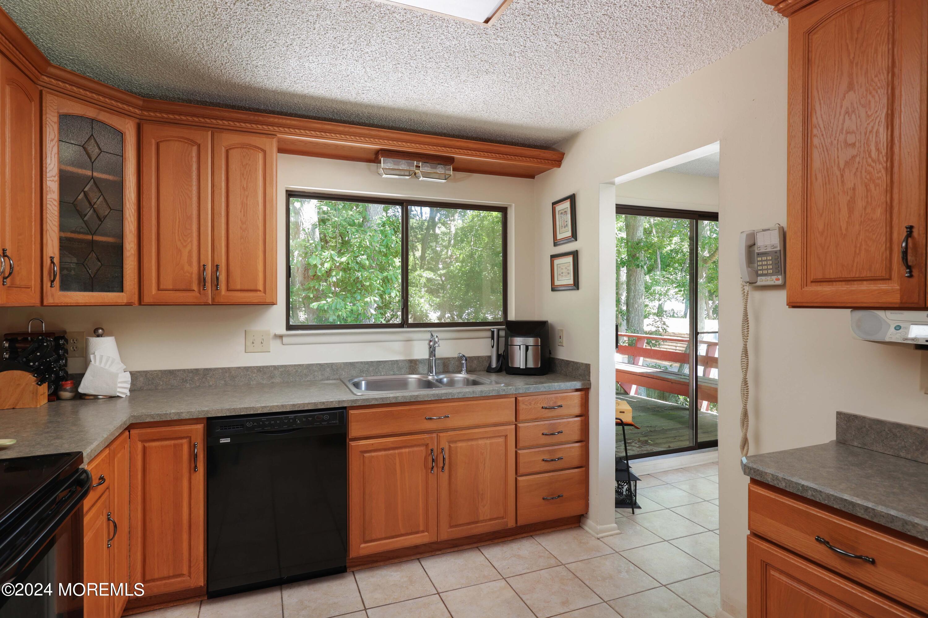 13 Chippewa Road Toms River, NJ 08753 - Photo 10 of 34 758A5426