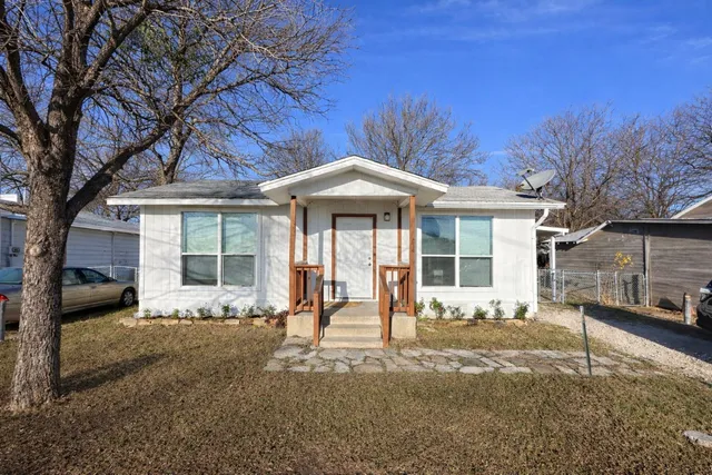 $1,800 | 600 Springdale Road, Austin, TX 78702