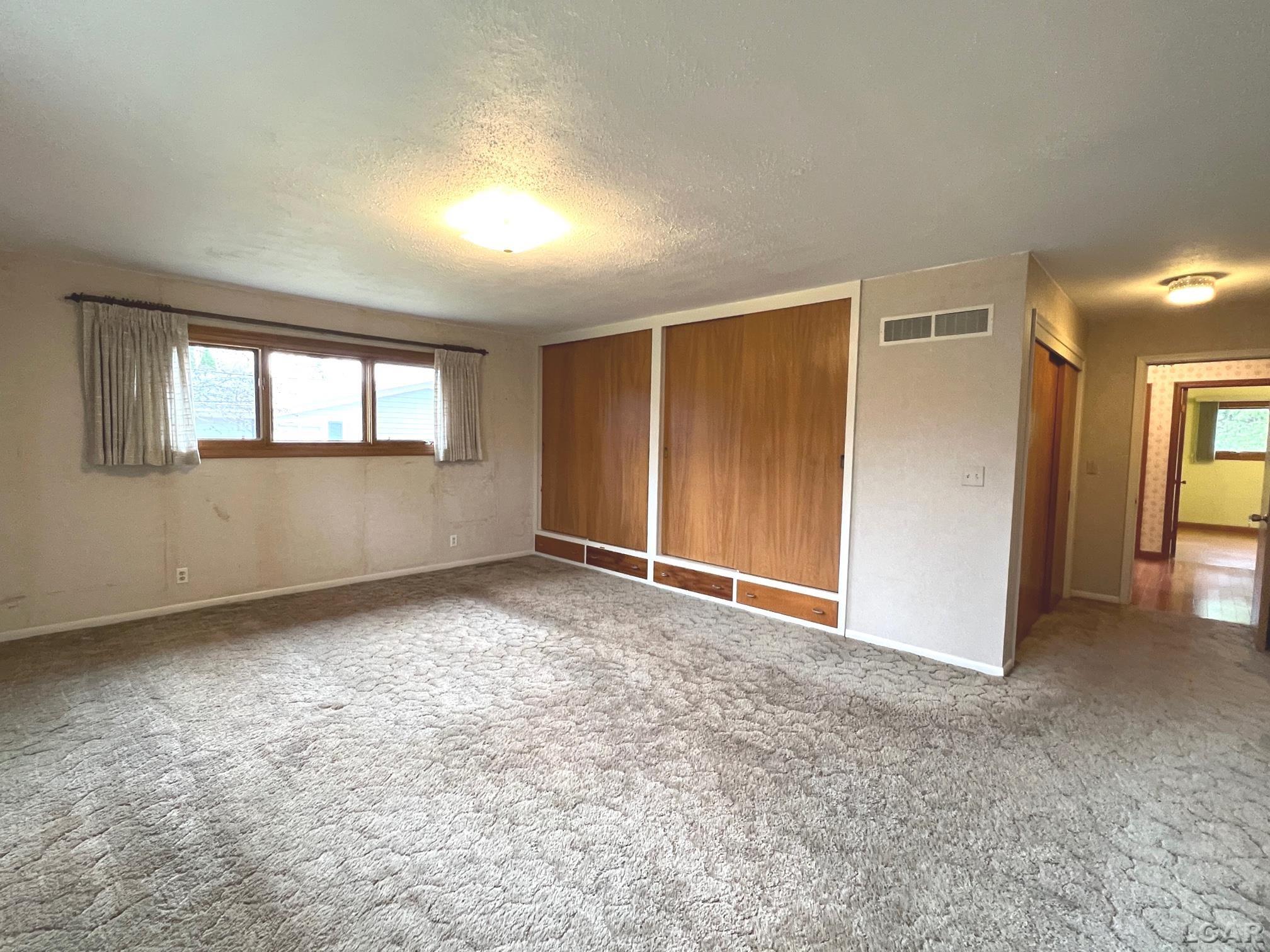 1330 Trenton Road Adrian, MI 49221 - Photo 20 of 40 50095682-19.JPG