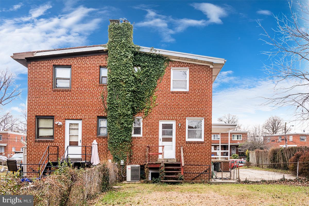 1012 Ruatan Street Silver Spring, MD 20903 - Photo 14 of 15 Gallery Image 14