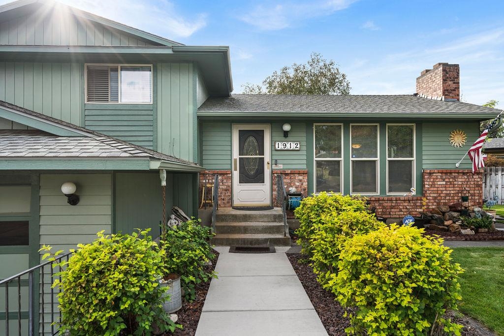 1912 South Calvin Road Veradale, WA 99037 - Photo 1 of 48