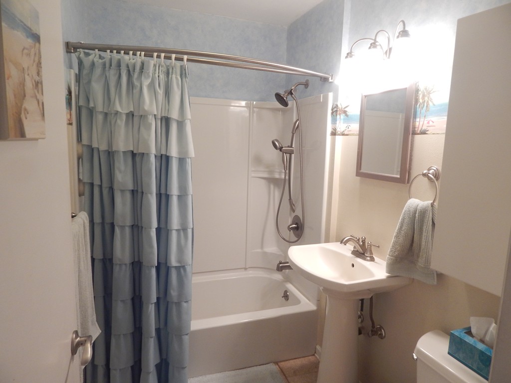 77 Pelican Road Quincy, MA 02169 - Photo 7 of 8 Gallery Image 7