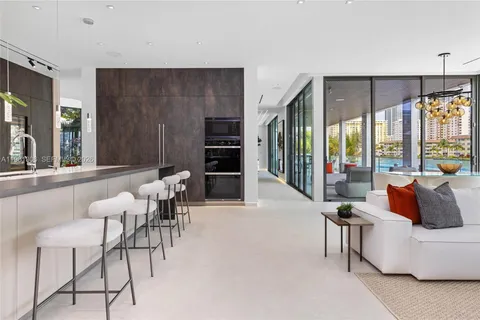 $10,990,000 | 503 Palm Drive, Hallandale Beach, FL 33009