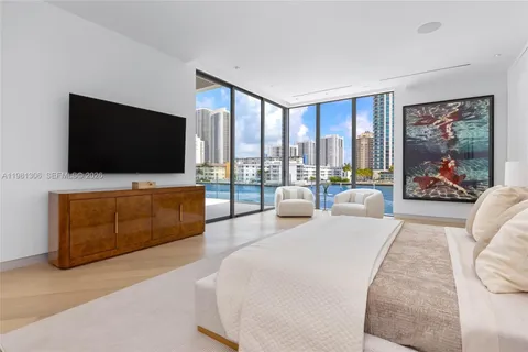 $10,990,000 | 503 Palm Drive, Hallandale Beach, FL 33009