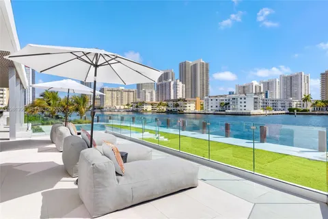 $10,990,000 | 503 Palm Drive, Hallandale Beach, FL 33009