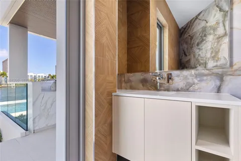 $10,990,000 | 503 Palm Drive, Hallandale Beach, FL 33009