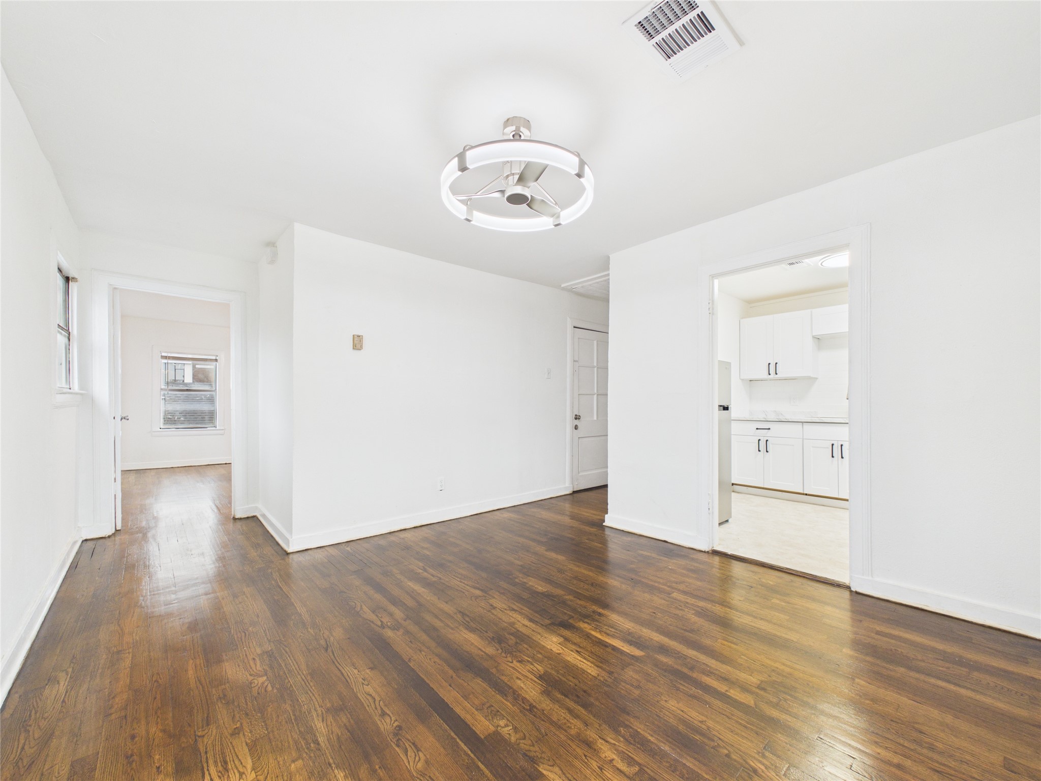 2016 Dunlavy Street, Unit 3 Houston, TX 77006 - Photo 3 of 16