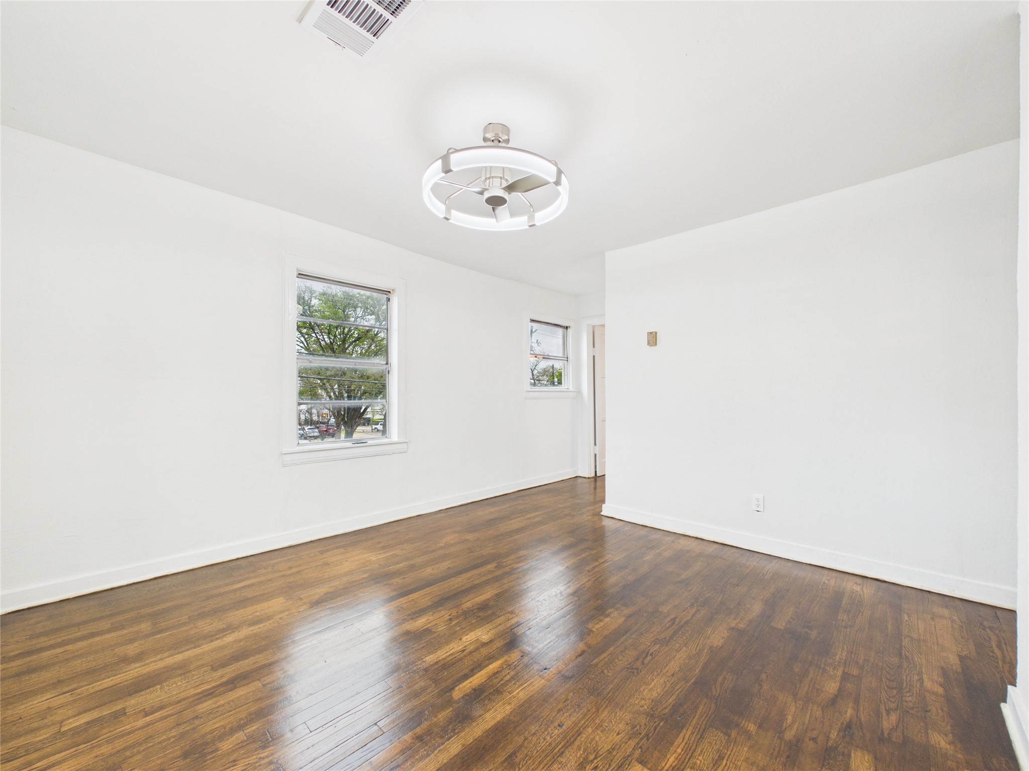 2016 Dunlavy Street, Unit 3 Houston, TX 77006 - Photo 4 of 16