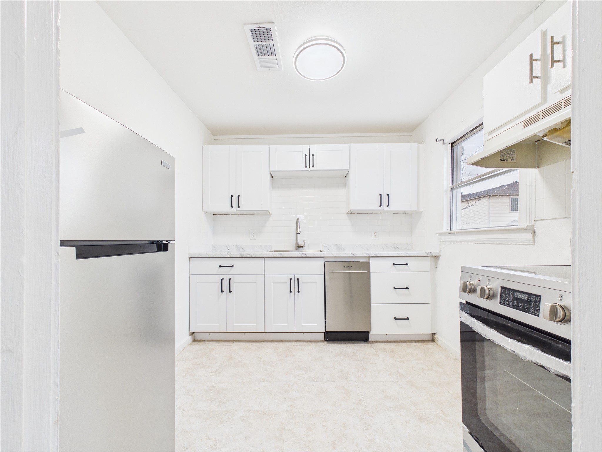 2016 Dunlavy Street, Unit 3 Houston, TX 77006 - Photo 7 of 16