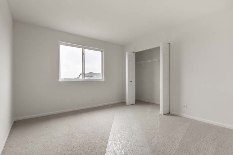 933 Willow Road Manteno, IL 60950 - Photo 15 of 20 an empty room with a window