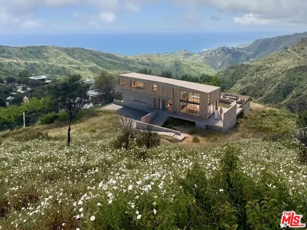 $499,999 | 62 Tuna Canyon Road, Topanga, CA 90290
