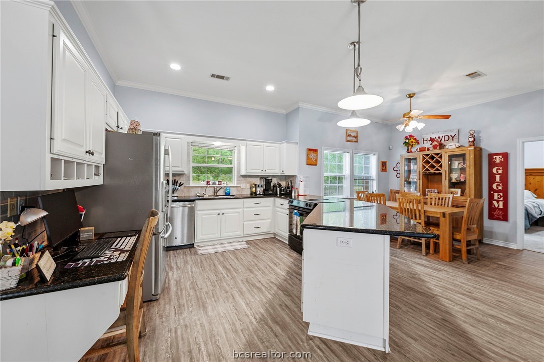 7601 Jones Road College Station, TX 77845 - Photo 6 of 30 Gallery Image 6