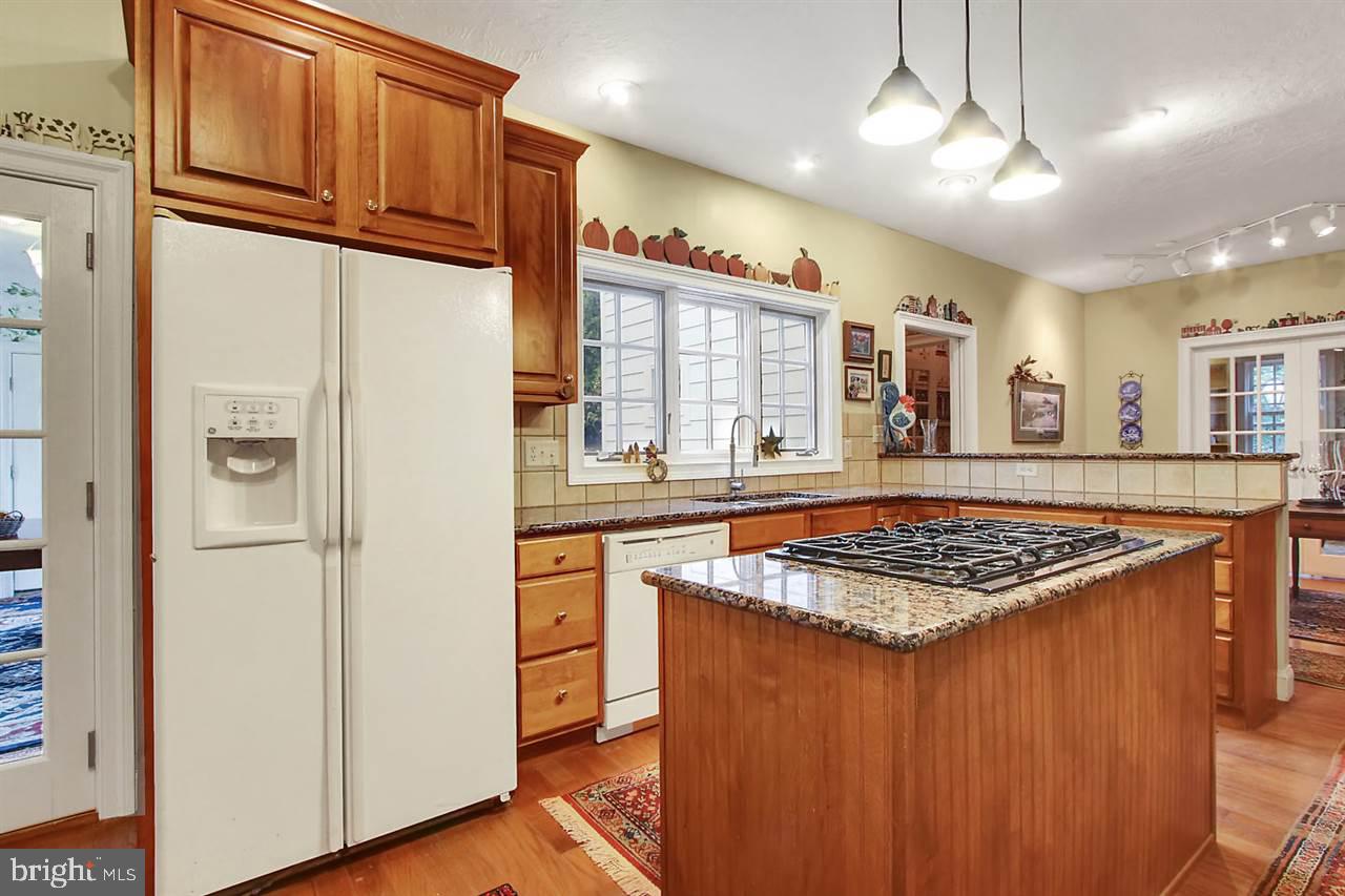 900 Buck Road Dover, PA 17315 - Photo 10 of 48 Kitchen