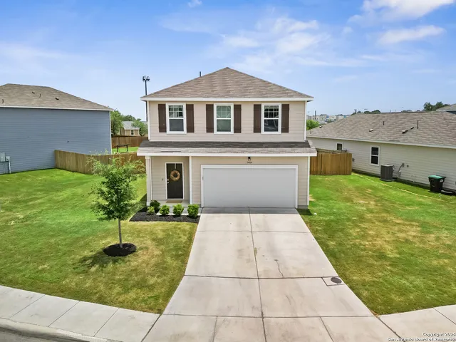 $1,700 | 5484 Rue Girard, Converse, TX 78109